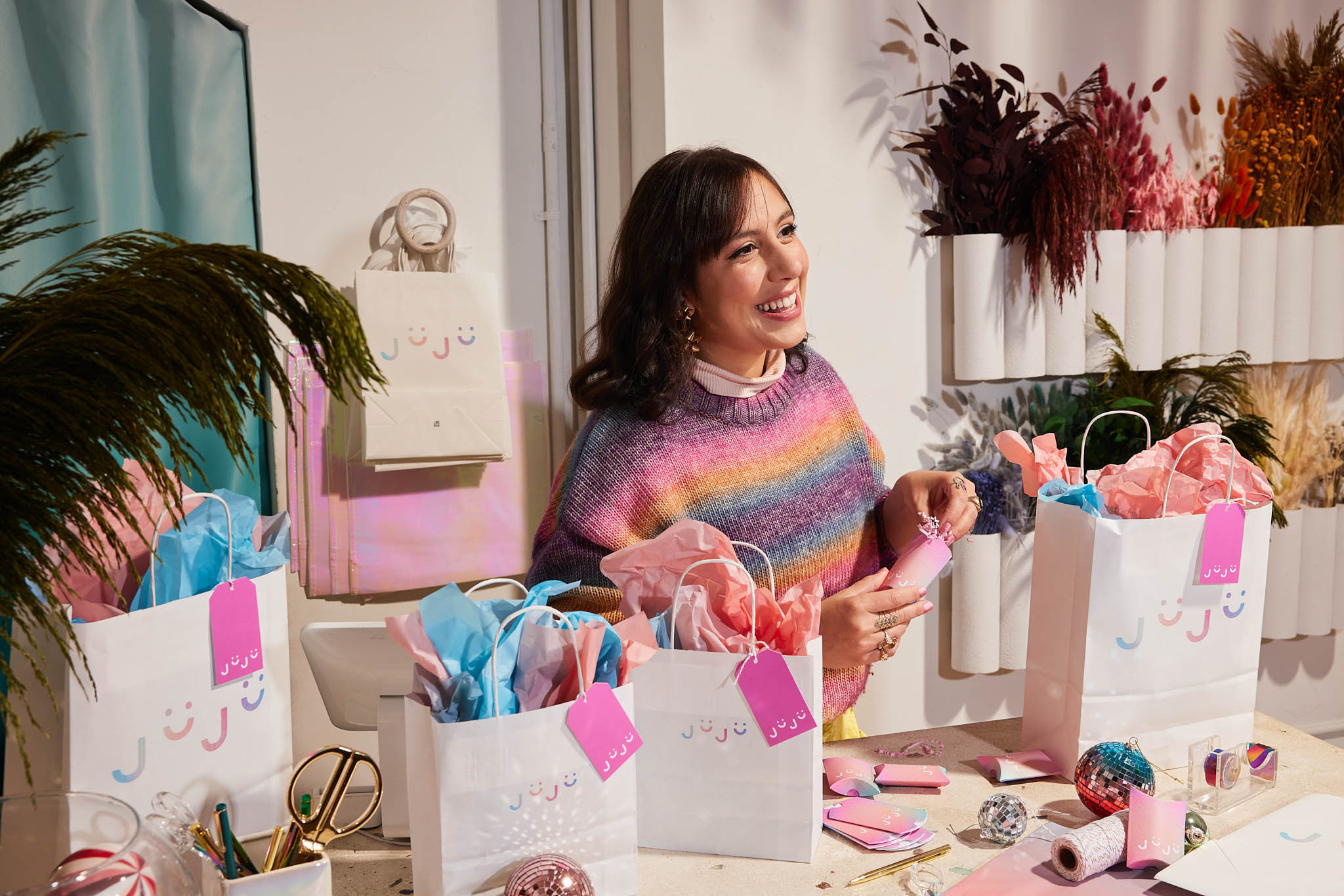Vista_Holiday_FY23_Biz_juju_seasonal_packaging_EU_T2-0940